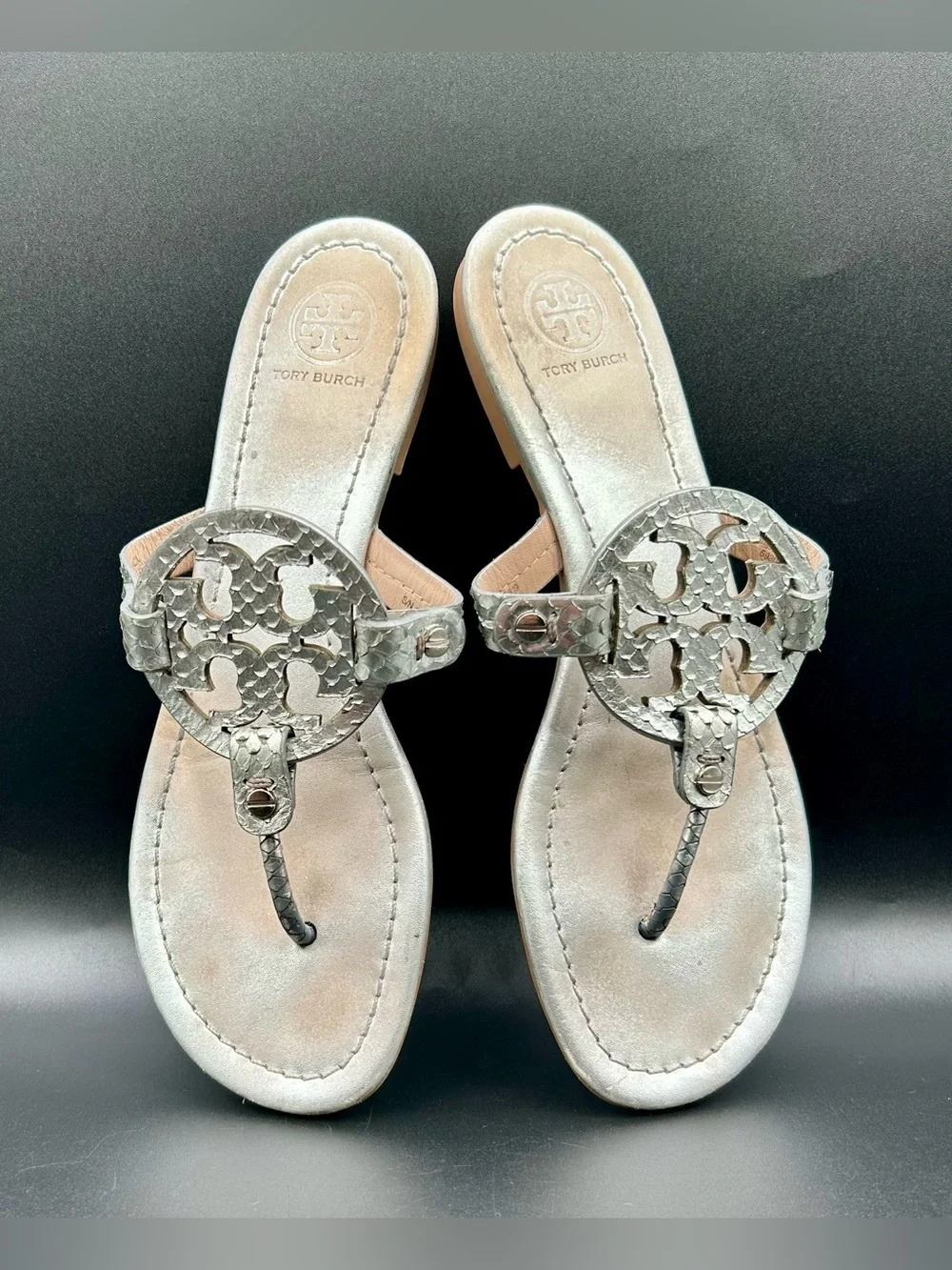 TORY BURCH Miller Thong Sandals - Silver Metallic Snakeskin - Texture. Size 8